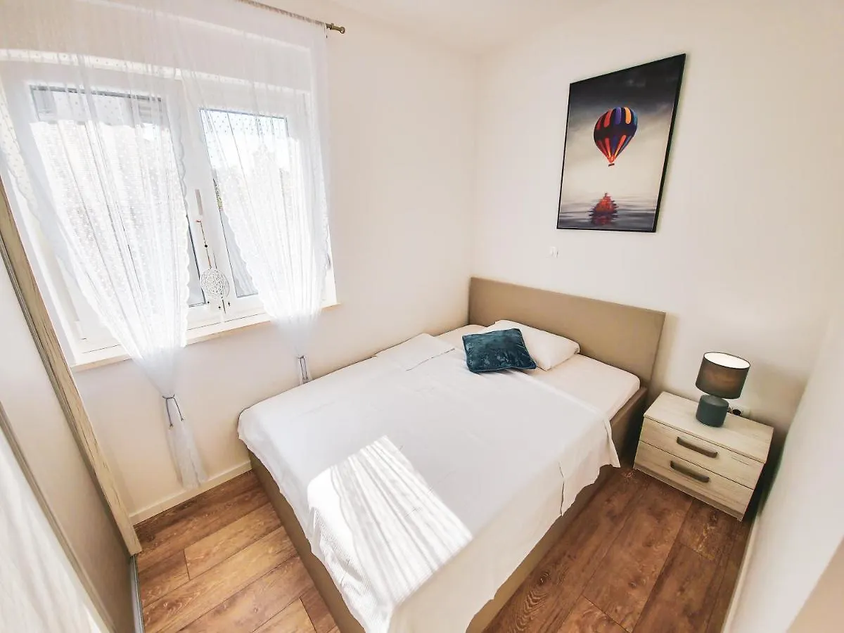 Apartment Klara Trogir